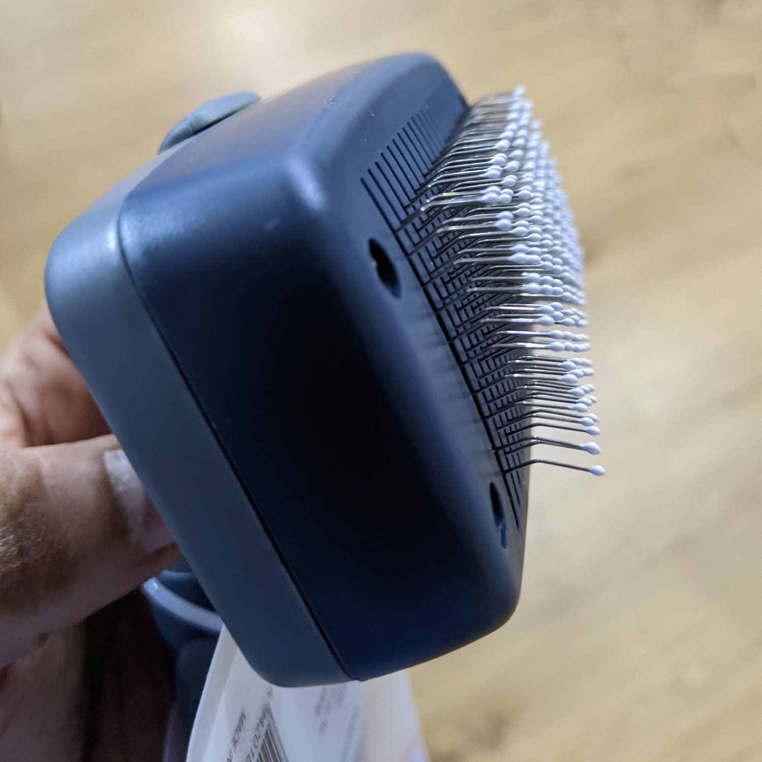Self Cleaning Slicker Brush for Dogs and Cats - Image 4